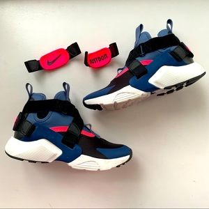 Nike Air Huarache City Sneaker